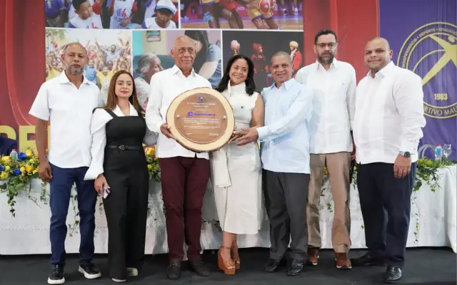 Mauricio Báez celebra 63 años y reconoce a Boyón Domínguez