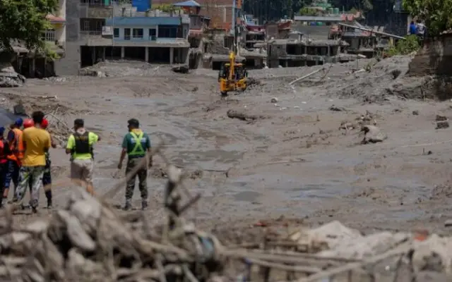 NEPAL: Aumentan a más de 1.200 los muertos por la riada