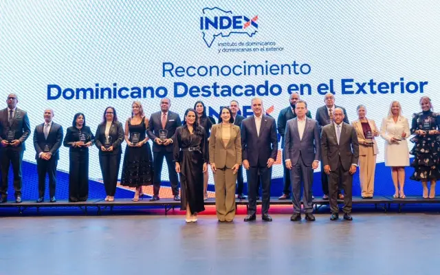 Presidente RD reconoce a 14 dominicanos destacados en EU