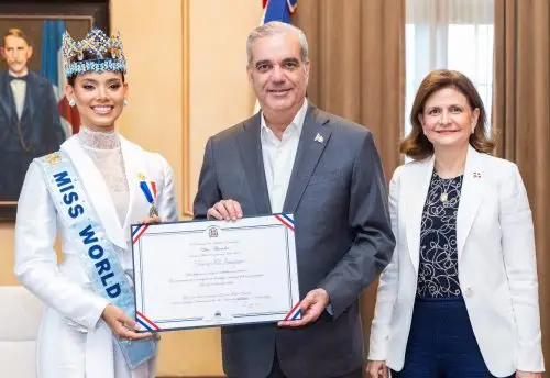 El Presidente recibe a Joheirry Mola Miss Mundo 2026