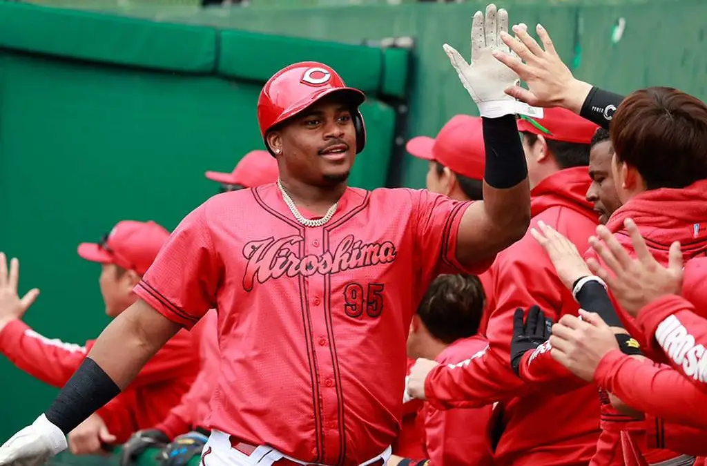 Dominicano Elehuris Montero con 12 jonrones beisbol Japón