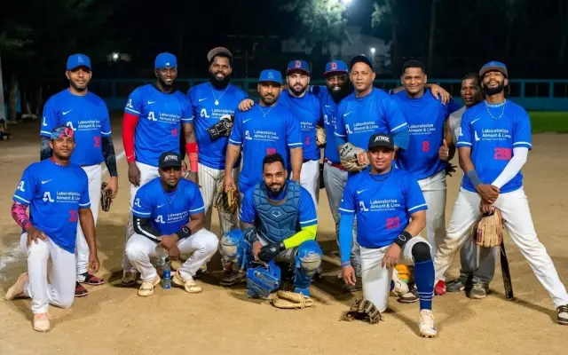 Almont y Los Bandidos avanzan como líderes en Softbol Chata