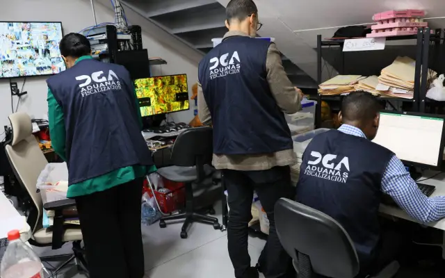 Aduanas RD emprende acción contra importadores asiáticos