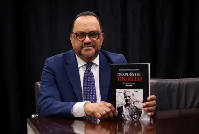 Antoliano Peralta presenta libro Después de Trujillo: Un lustro convulso