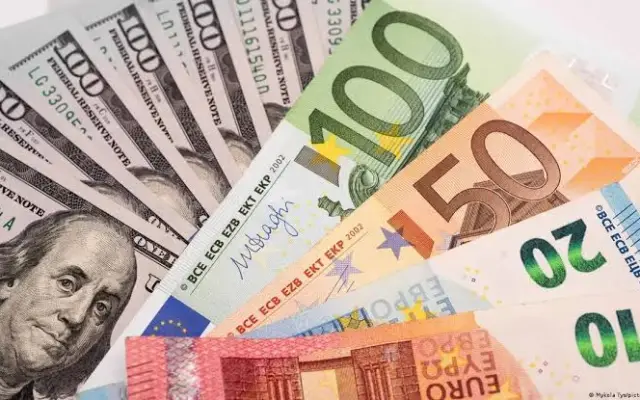 Dólar subió 10 cts. y euro bajó; eran vendidos a $58.96 y $70.24