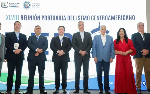 Abinader destaca importancia estratégica de los puertos de RD