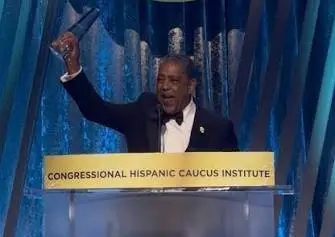 WASHINGTON: Espaillat recibe el Legacy Award del CHCI