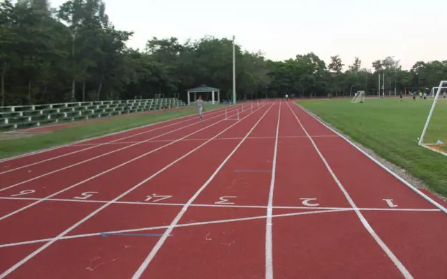 INEFI reabre pista de atletismo de San Francisco de Macorís