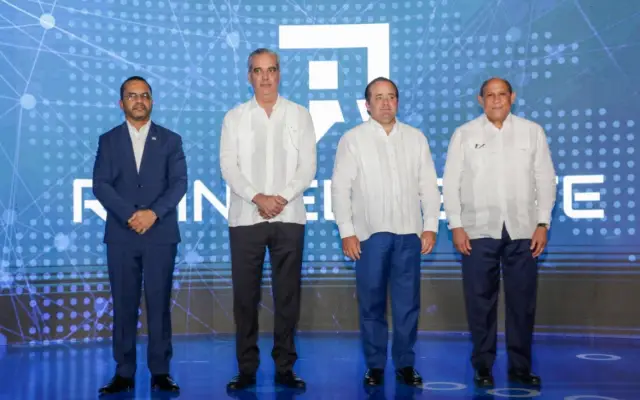 Abinader lanza iniciativa para capacitar a dominicanos en IA