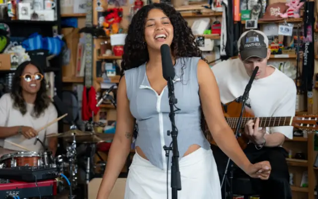EU: Cantante dominicana Yendry se presenta en Tiny Desk