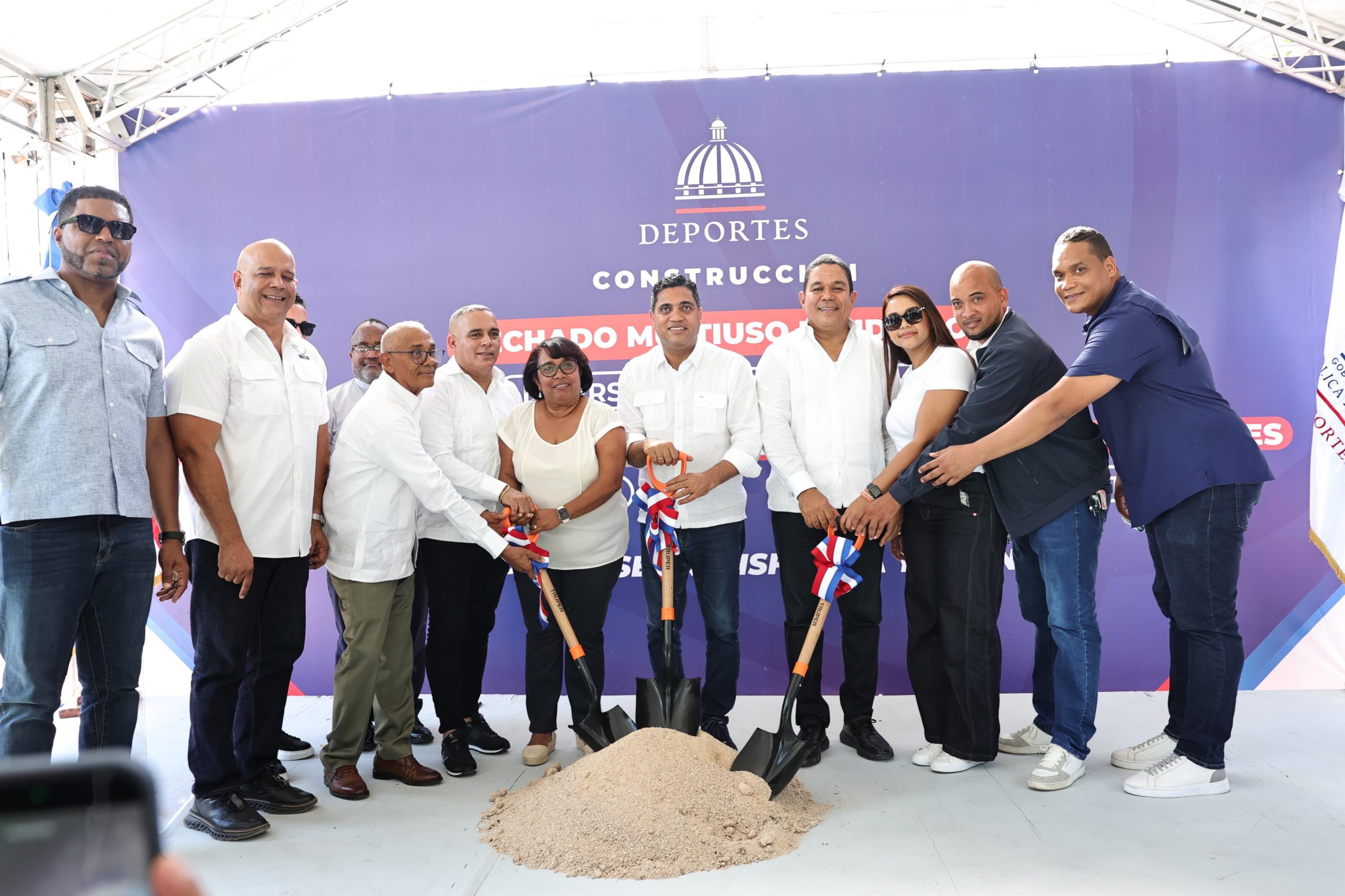 Deportes inicia siete multiusos en el Sur por RD 200 millones
