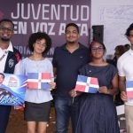 Cinco jóvenes logran récord Guinness de 500 horas de lectura