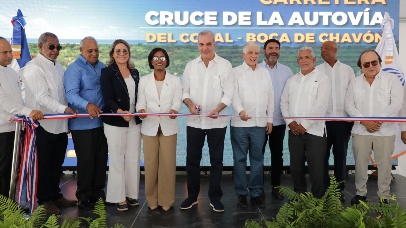 Abinader entrega carretera Boca de Chavón tras 25 años de espera