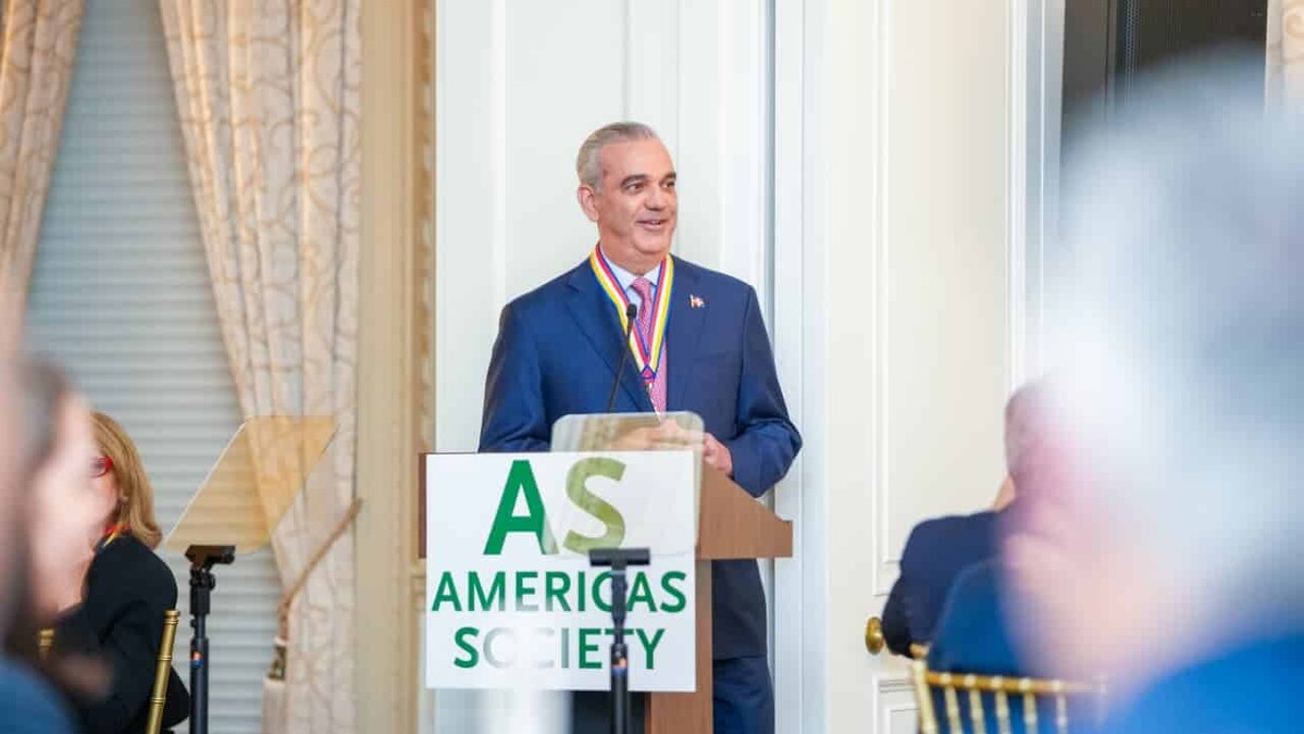 Americas Society otorga Gold Insigne a Abinader
