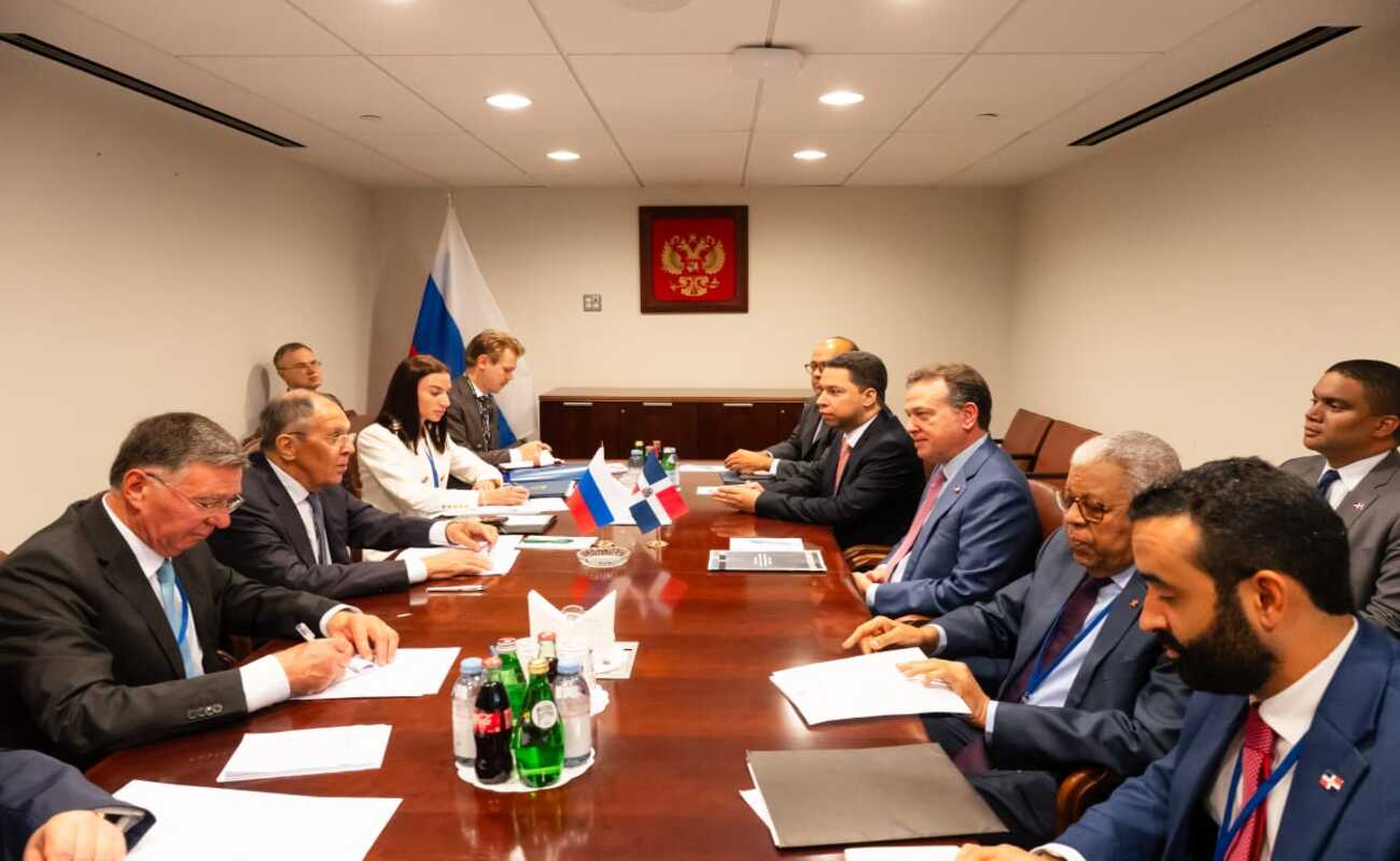 RD expresa a Lavrov preocupación por ofertas laborales en Rusia