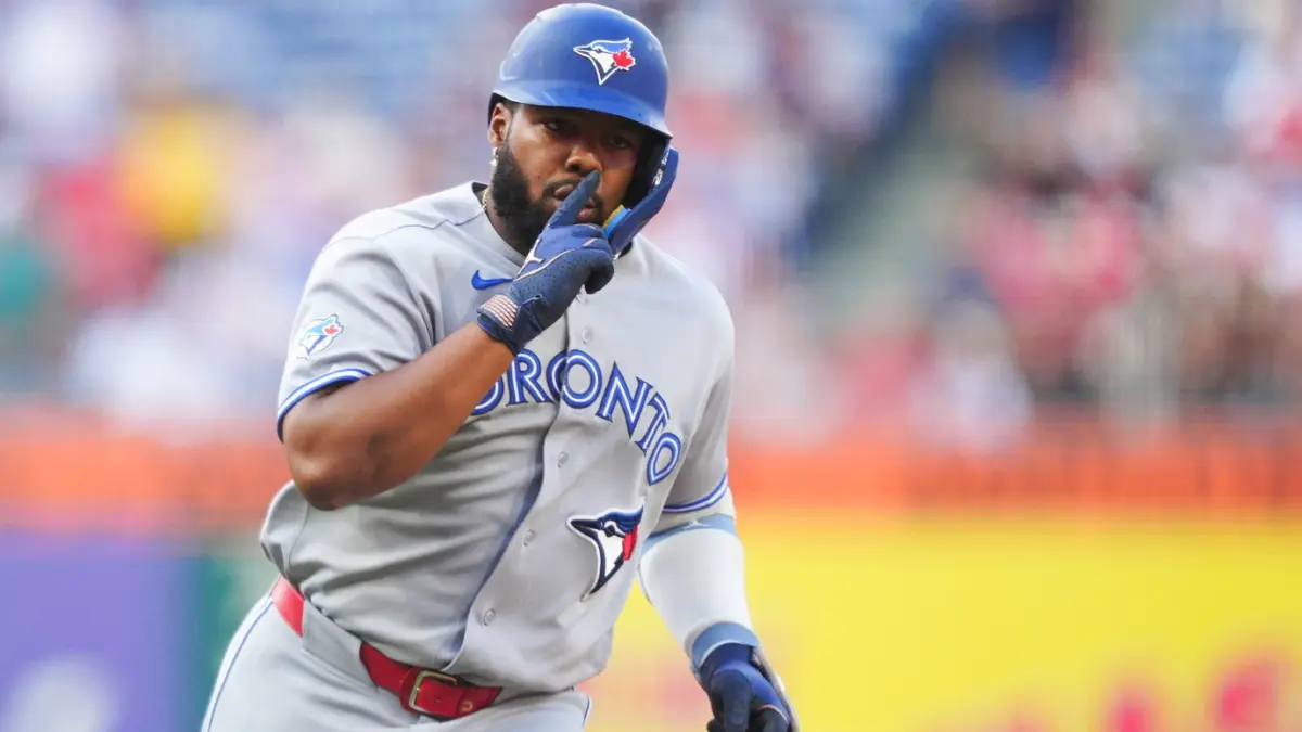 Vladimir Guerrero Jr. se disculpa por comentarios sobre su contrato
