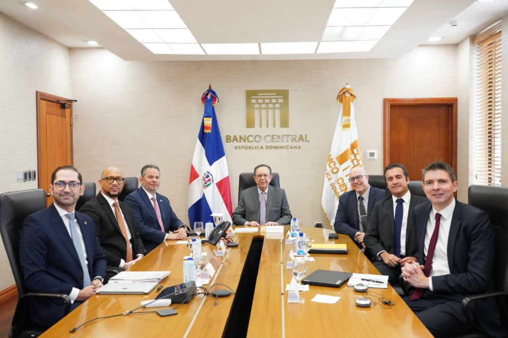 BCRD proyecta crecimiento de 4.5 % en 2026 tras reunión con el FMI
