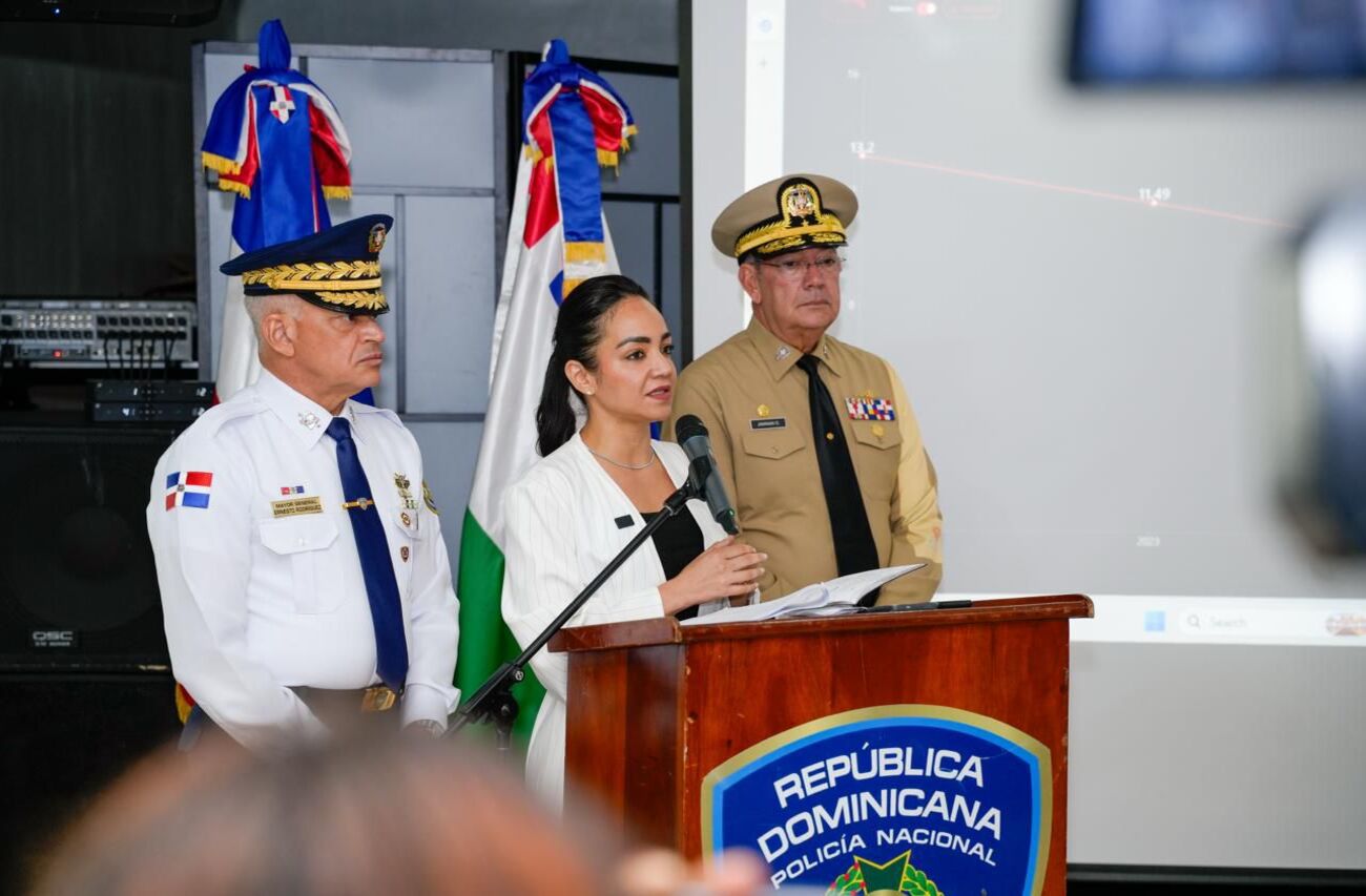 Rescatan a 14 menores y apresan a 13 personas en operativo en Haina