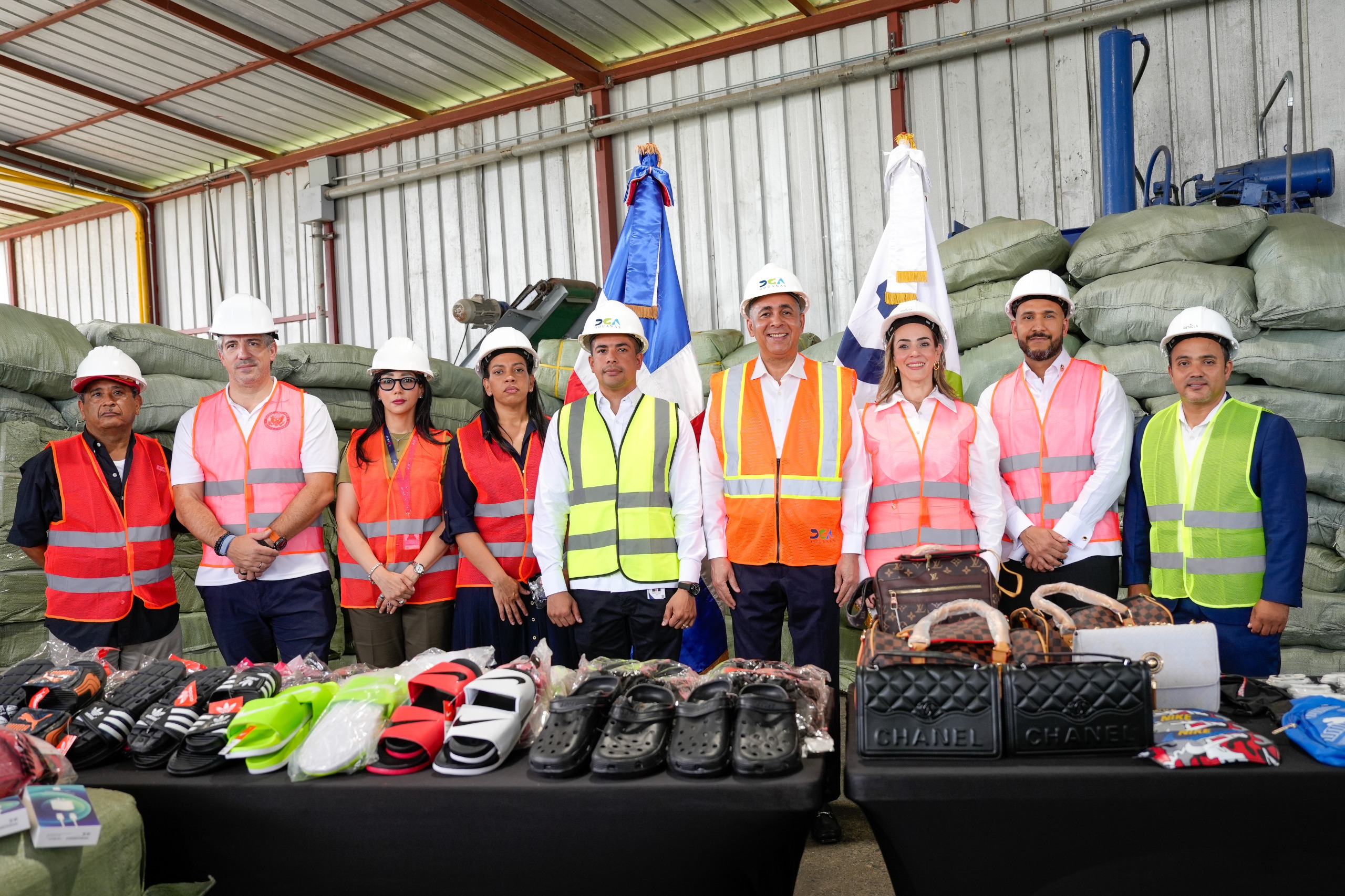 Aduanas destruye 253,523 artículos falsificados