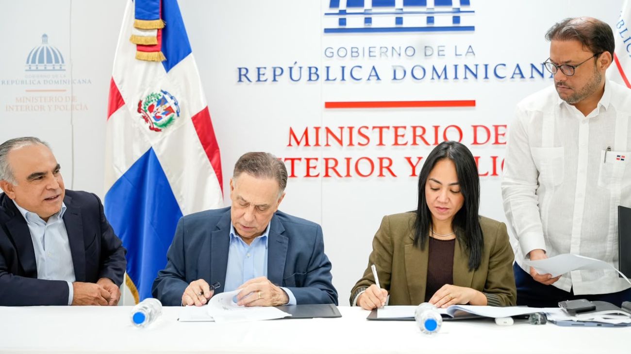 MIP y empresarios acuerdan nueva estación de bomberos en Haina