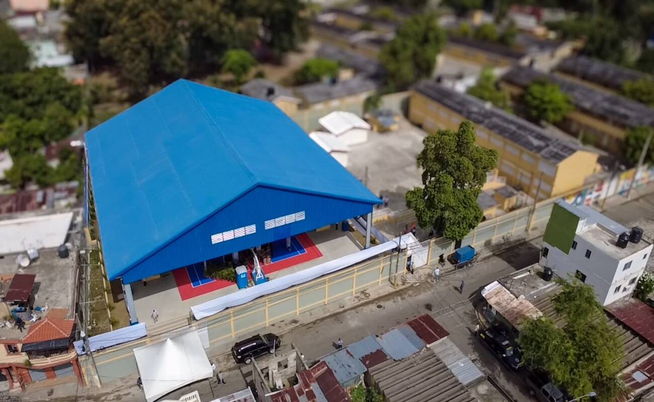 Abinader inaugura techado escolar de RD 26.6 millones en Cambita