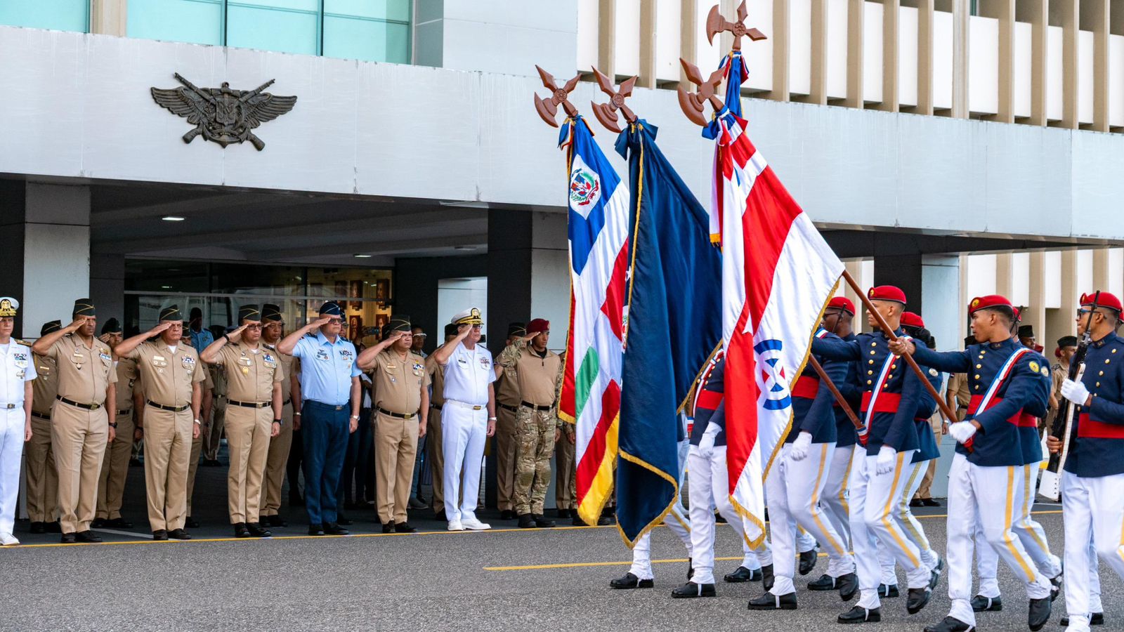 MIDE condecora al equipo campeón de Fuerza Comando Paraguay 2026