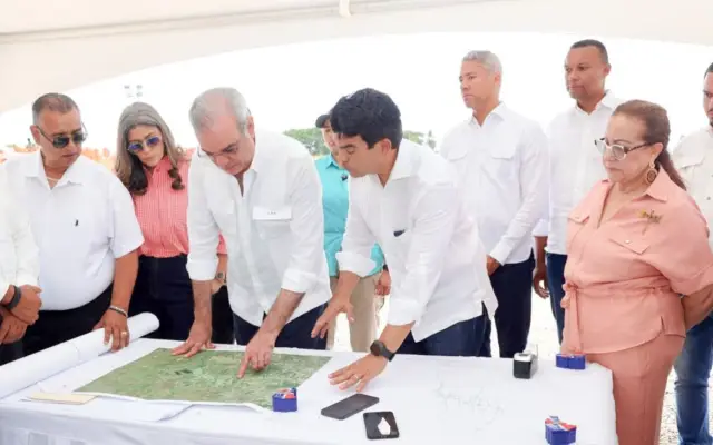 Abinader supervisa obras y anuncia inversiones en el Cibao