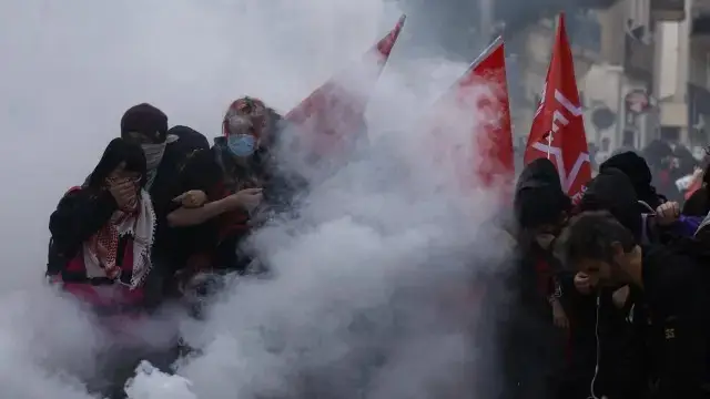 FRANCIA: 40 profesores heridos y 2.000 detenidos por protesta