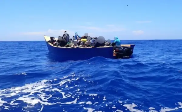 Guardia Costera PR repatría a 63 migrantes tras interceptar yola