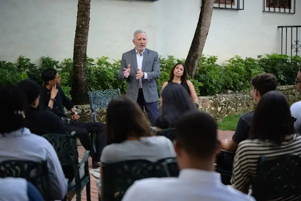 Senador SD critica distribución de la riqueza en R. Dominicana