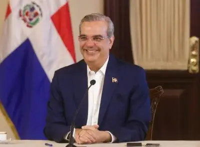 Abinader registra imagen positiva en ranking regional