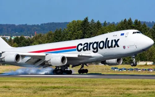 Avión de El Salvador aterriza en SD en medio de crisis en Haití