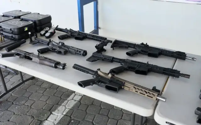 Autoridades haitianas están liberando traficantes de armas