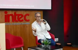 José Mármol exhorta en Intec recuperar la lectura profunda