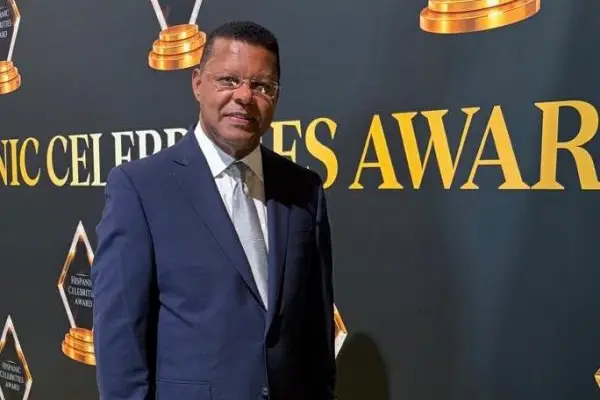 MIAMI: Periodista dominicano Dany Alcántara recibe premio
