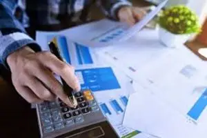 Gobierno dominicano asegura tiene congelada tarifa eléctrica