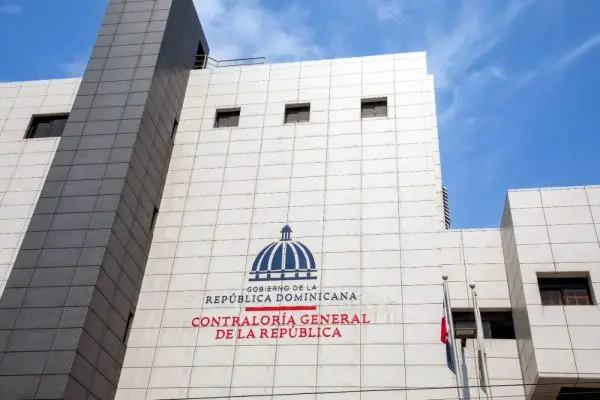 Contraloría fiscaliza 77 obras públicas y proyecta superar 100