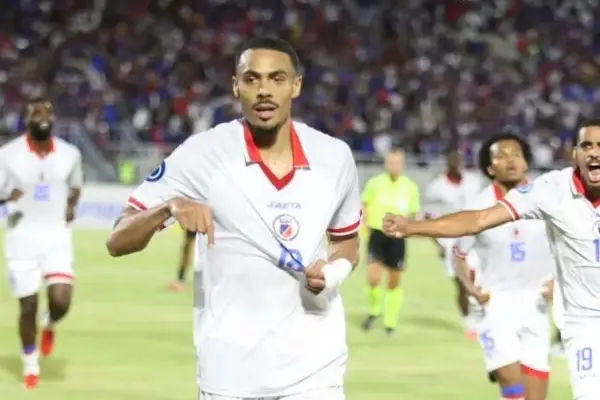Defienden a futbolista haitiano dijo que «la Hispaniola es Haití»