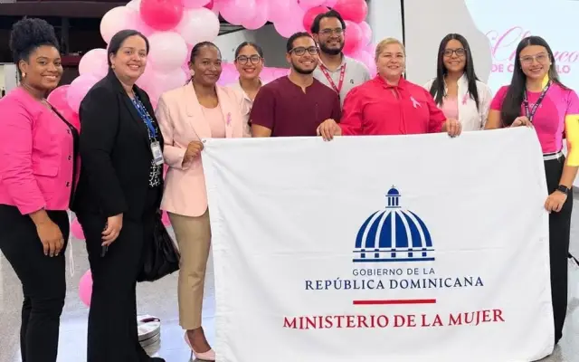 Orientan trabajadoras sobre la prevención de cáncer de mama