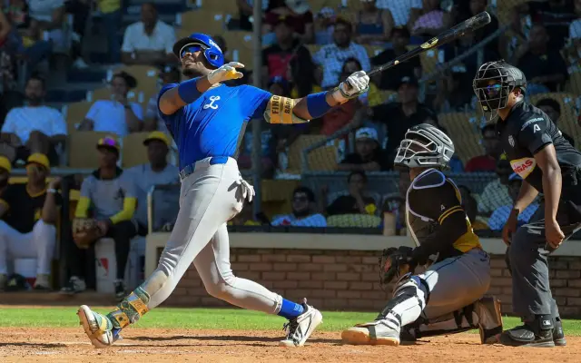Licey vence Águilas con jonrón de tres carreras de José Barrero