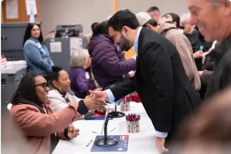 NY: Mamdani vota anticipado para comicios medio mandato
