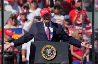 Trump dice Europa es devorada viva por su política arancelaria