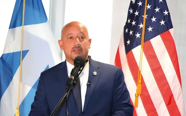 LAWRENCE: Brian DePeña dice que no renunciará como alcalde