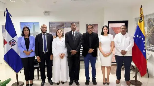 Reabren consulado República Dominicana en Caracas