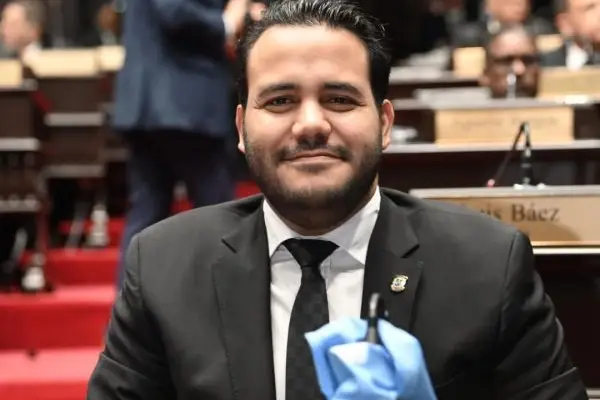 Proponen reforma que elevaría cotizaciones a seguridad social