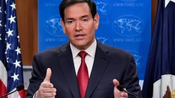 Defiende exención a sanciones rusas y niega favores a putin