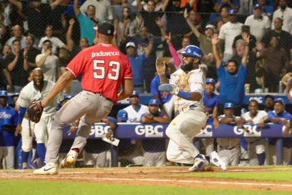 Toros, Gigantes y Licey triunfan en torneo béisbol dominicano