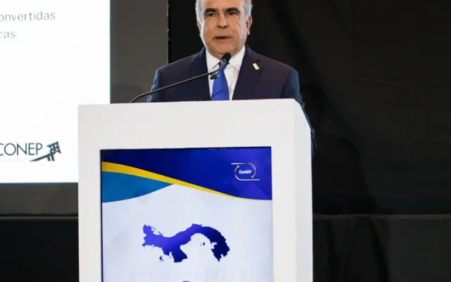 PANAMÁ: Presidente CONEP expone transformación RD