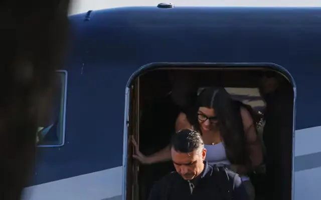 MIAMI: Flávio Bolsonaro llega tras derrota electoral ante Lula