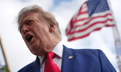 Aprobación Trump se desploma a días elecciones medio término